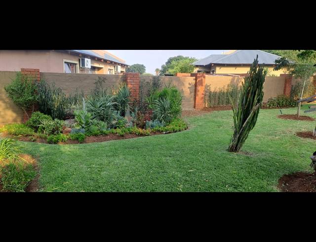 2 BEDROOM TOWNHOUSE FOR SALE IN WATERVAL EAST